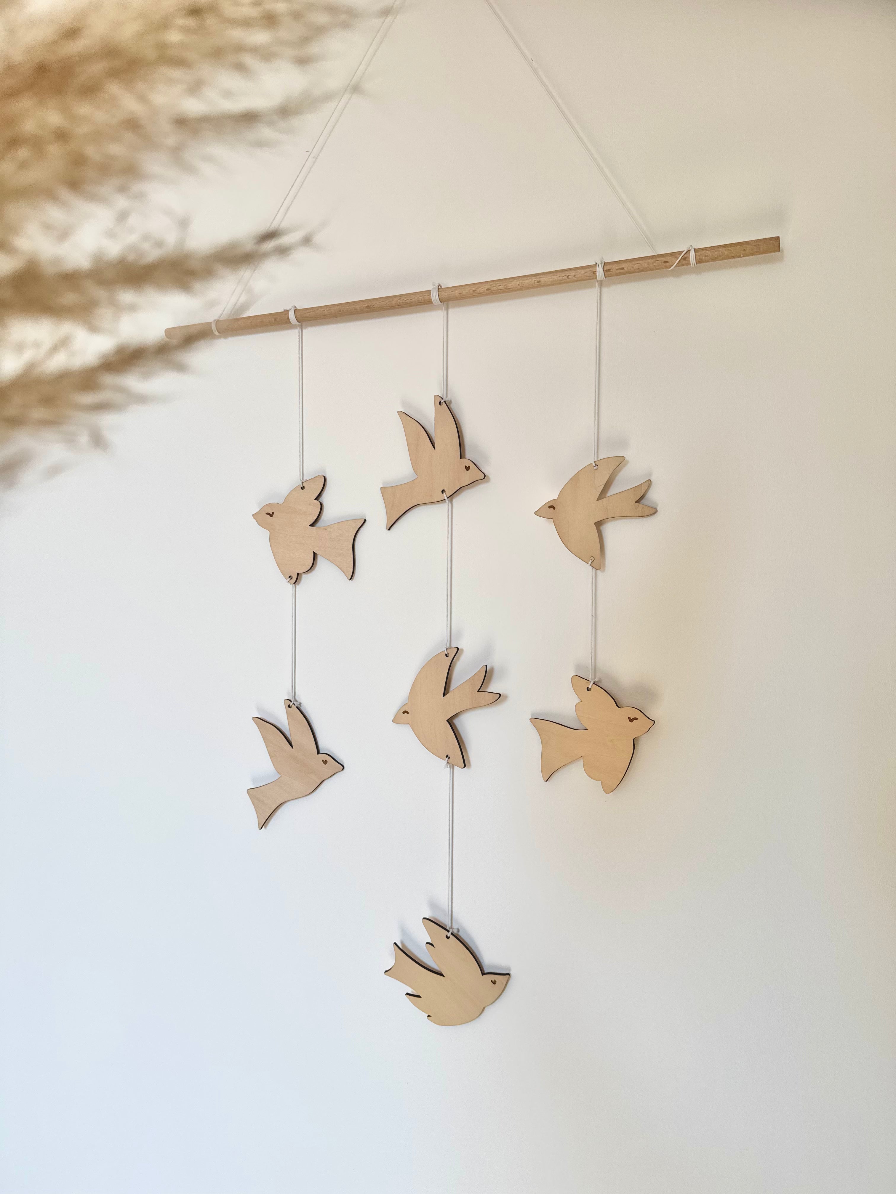Mobile en bois - hirondelles