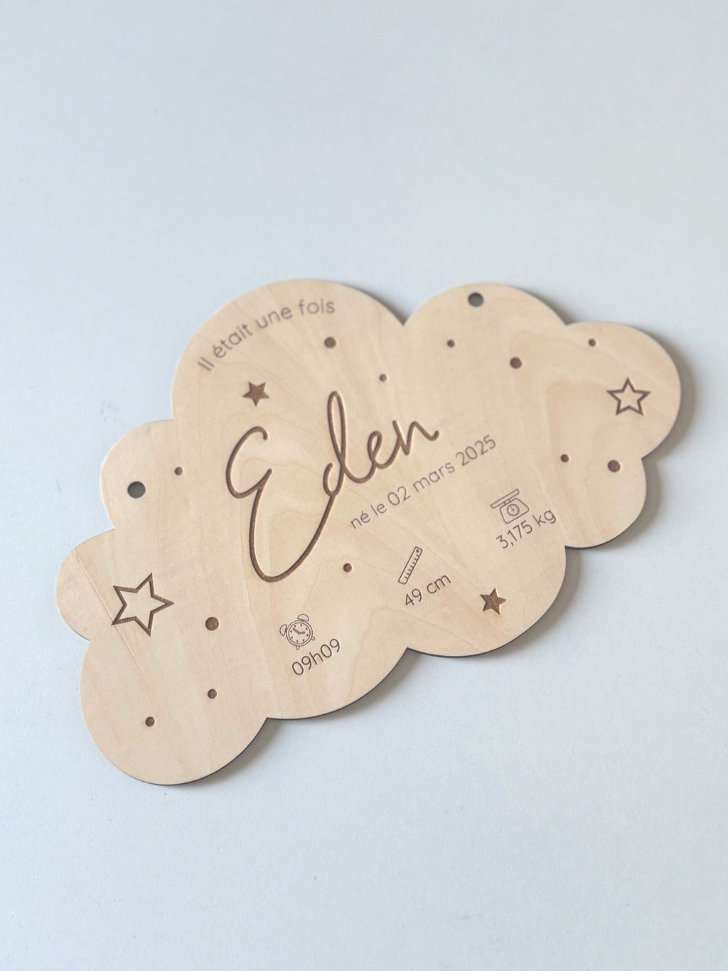 nuage en bois gravé