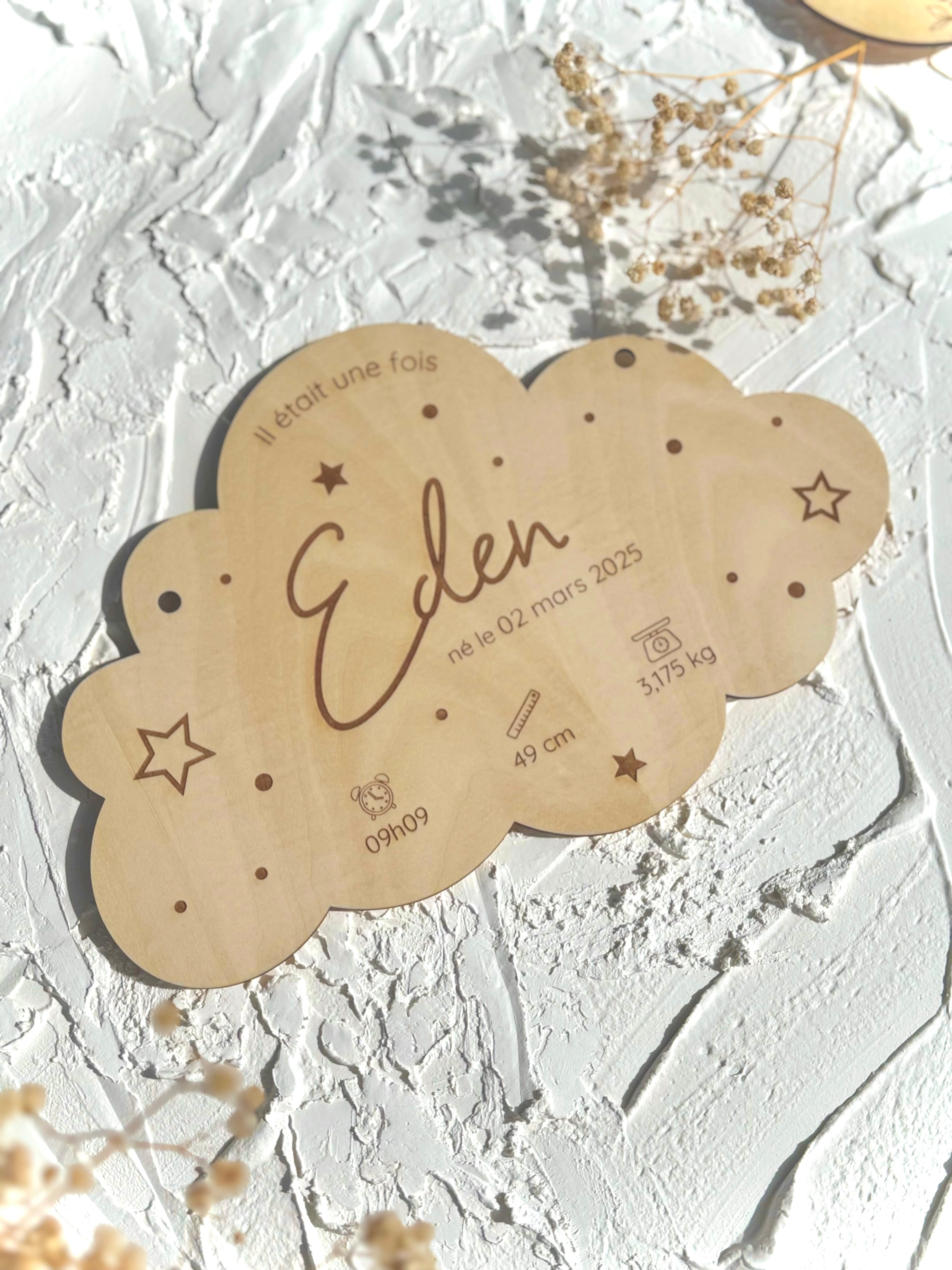 nuage en bois gravé